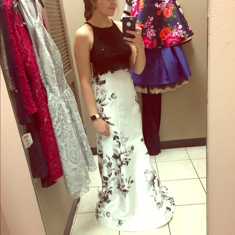 Black and White Floral 2-Piece Formal Dress